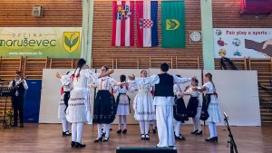 Preko stotinu malih folkloraša nastupilo na festivalu Djeca u Maruševcu!