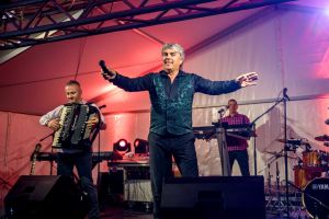 Duško Kuliš bezvremenskim hitovima oduševio publiku u Maruševcu