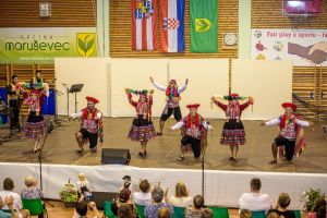 Ljubitelji folklora u Maruševcu uživali u nastupima skupina iz Perua i Njemačke